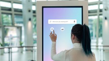 information-screen-shopping-mall